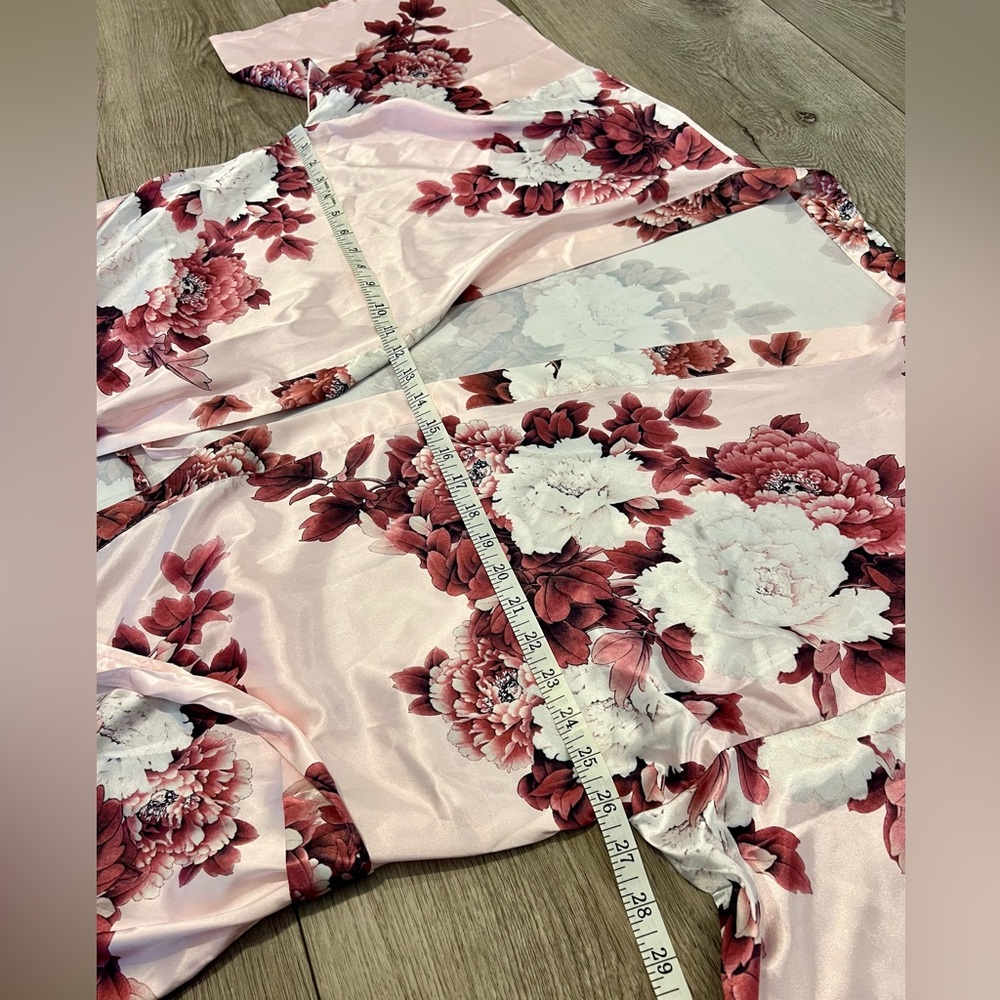 Satin Kimono Style Robe - Picture 5 of 8